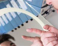 Applicazione lenti a contatto due